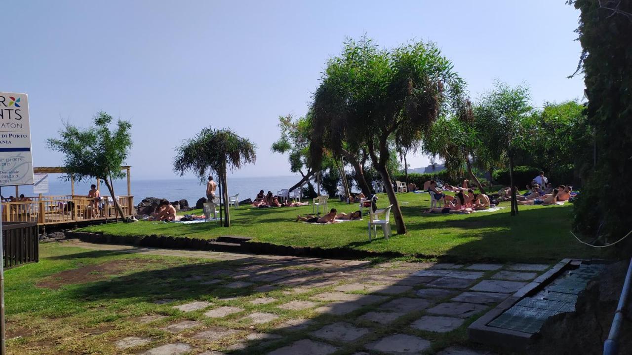 阿齐·卡斯特罗Nero Basalto Azzurro Mare住宿加早餐旅馆 外观 照片