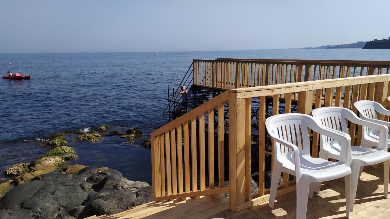 阿齐·卡斯特罗Nero Basalto Azzurro Mare住宿加早餐旅馆 外观 照片